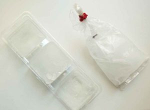 Eiswürfel mit Plastiktüte selbermachen