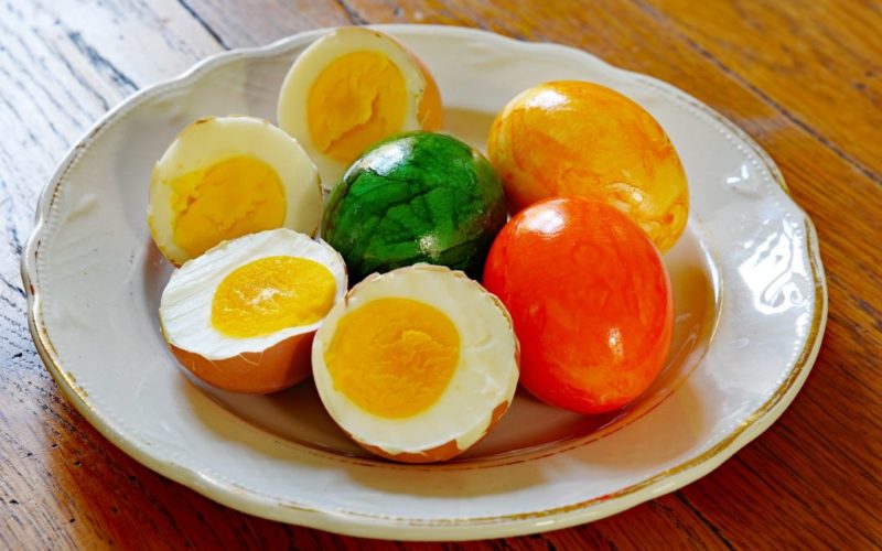 Eier Ostereier gefärbt